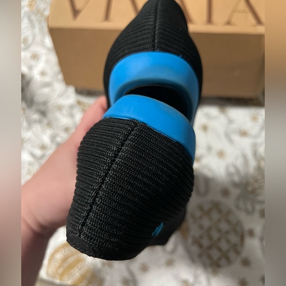 Vivaia Lightweight Square-Toe V-Cut Flats Margot Walker - Picture 3 of 8